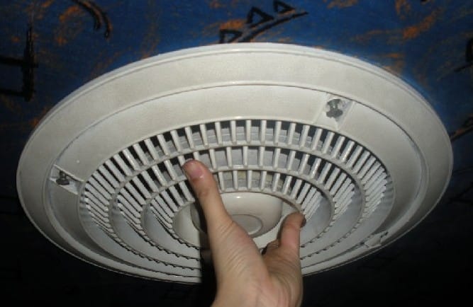 News_Releases_Cases_at_Checkpoints_Photo_3a_-_Ventilation_fan_(Fake)