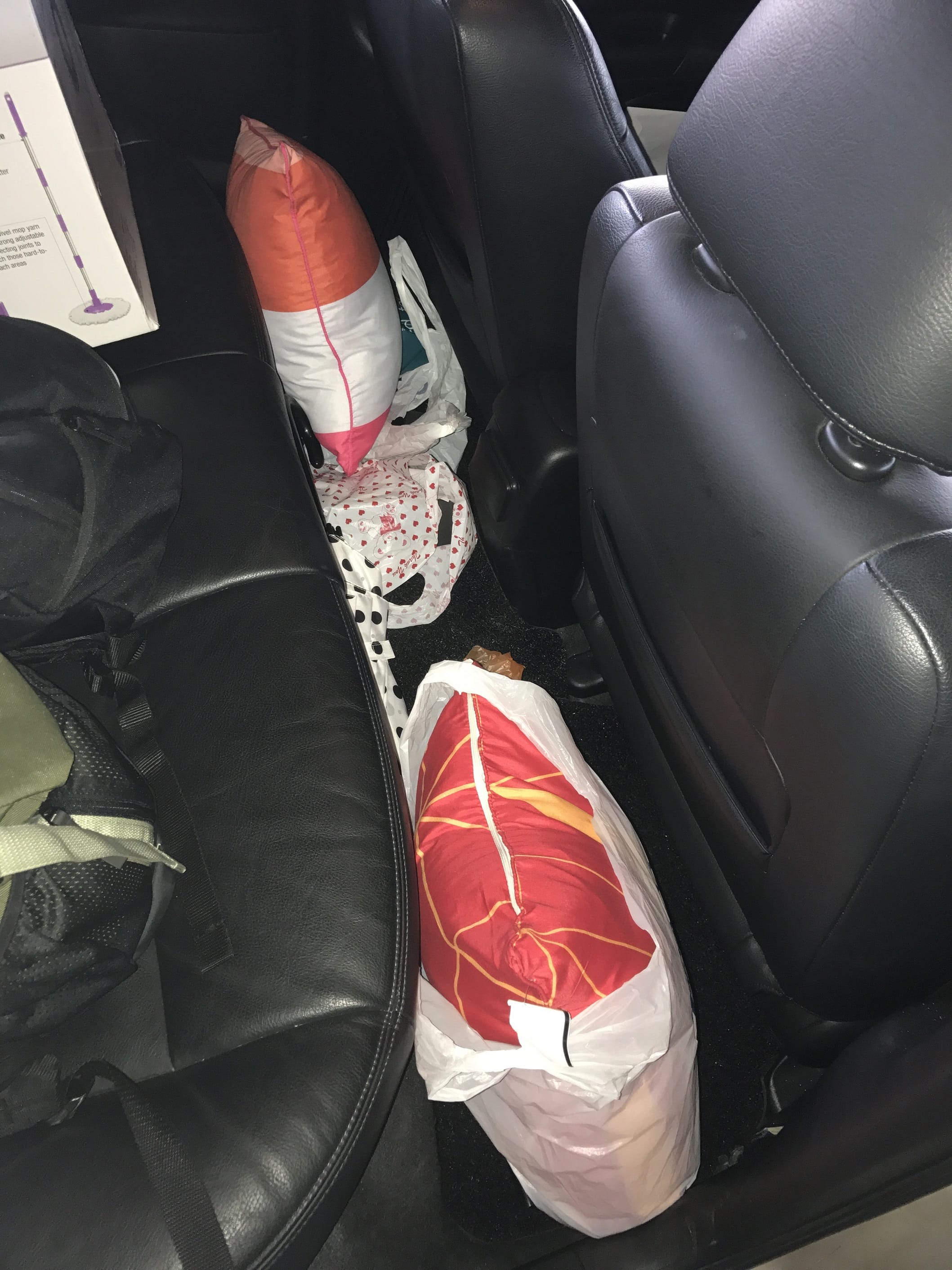 News_Releases_-2017_6June17_Pillows_at_rear_passenger_seat_2