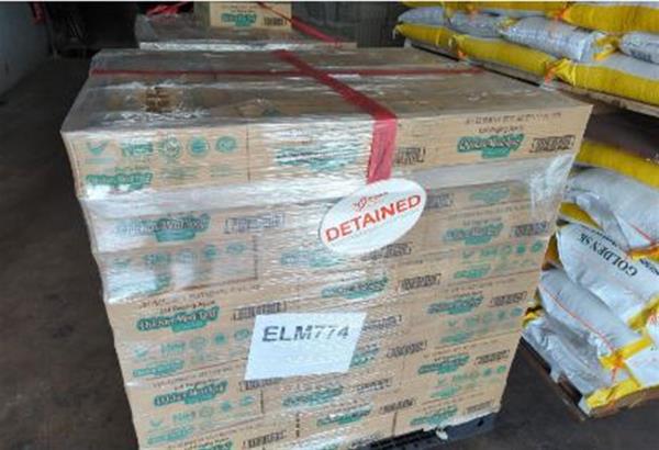 031323-01 About 1200kg of illegally imported canned meat were seized